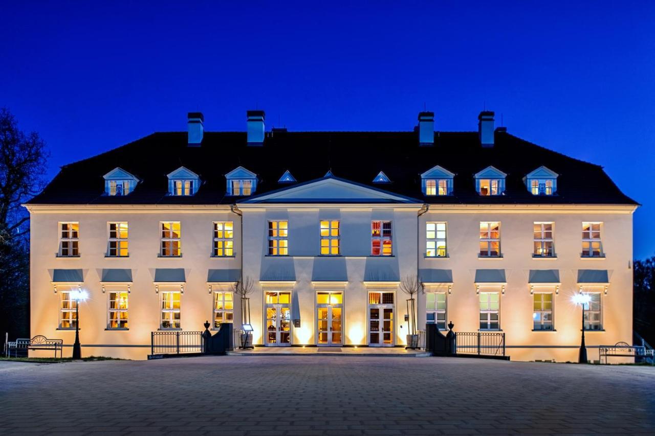 Schloss Rattey Schonbeck (Mecklenburg-Vorpommern) Exterior foto